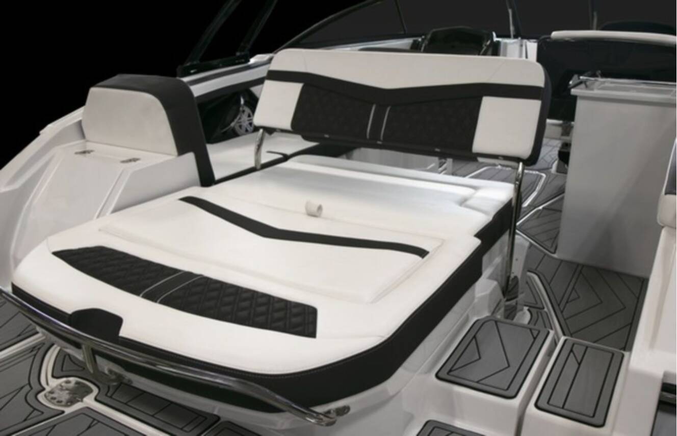 A photo of this 2026 Monterey 255SS