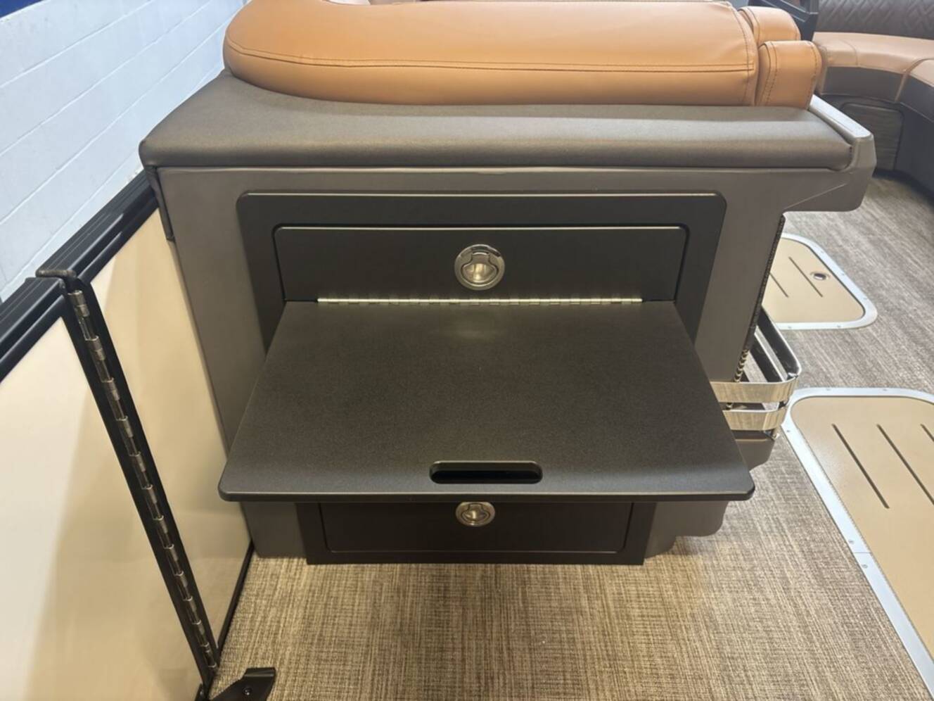 A photo of this 2026 Bennington M Quad Bench 24 MSL