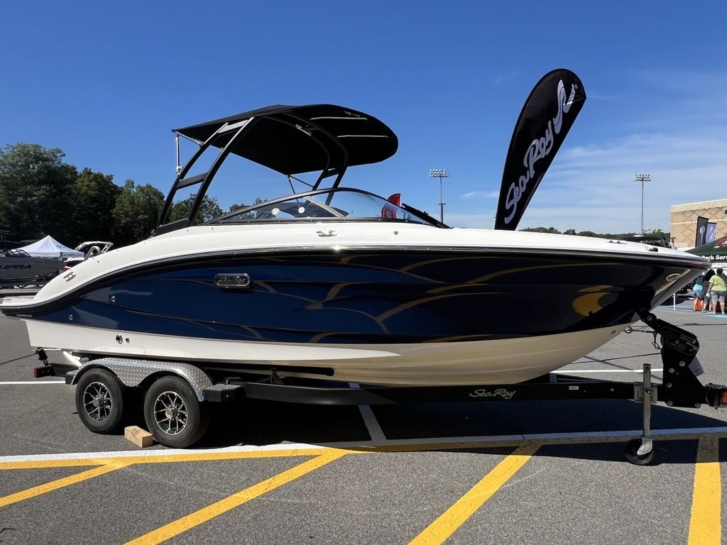 2026 Sea Ray SPX 210 in greentown PA