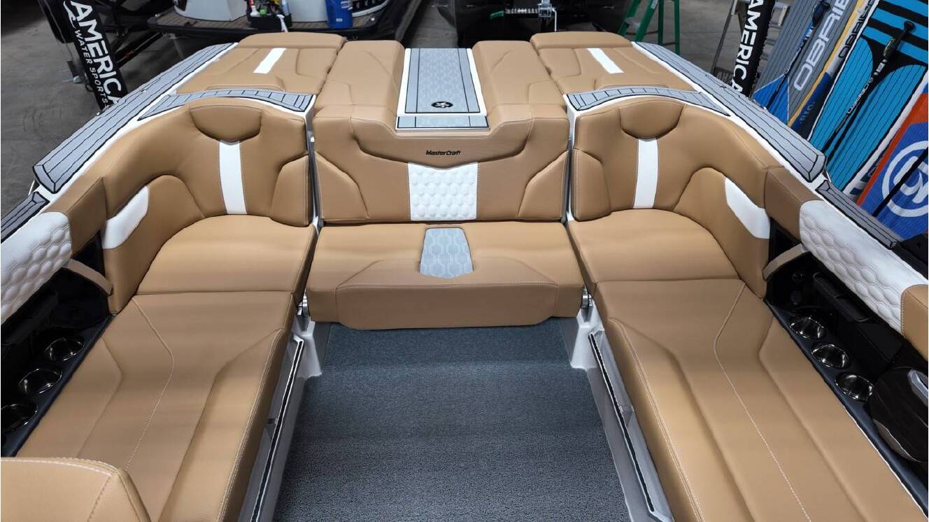 A photo of this 2026 Mastercraft XT22