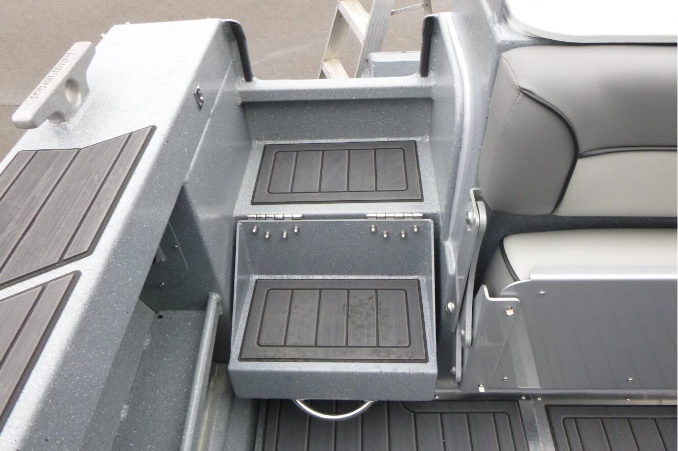 A photo of this 2026 Kingfisher 25 XAC