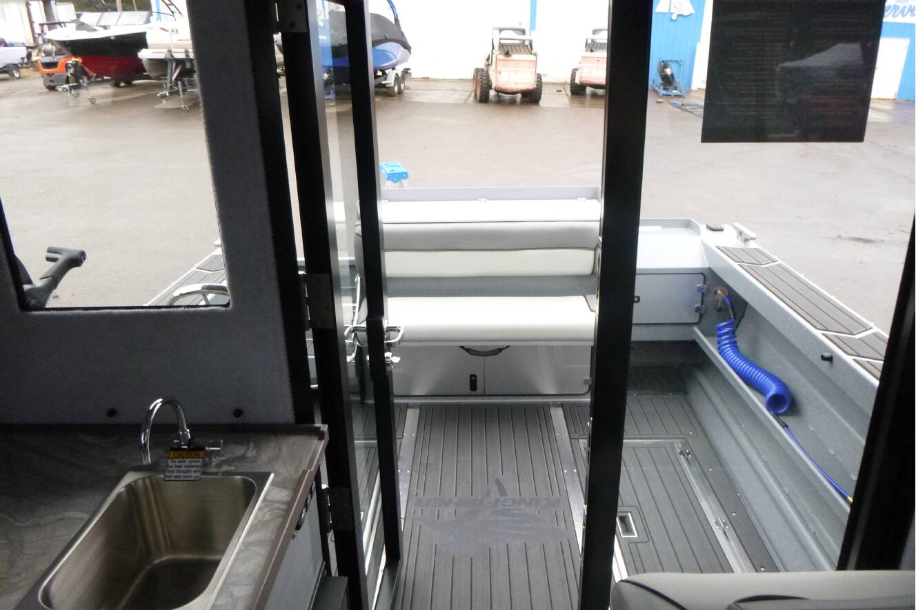 A photo of this 2026 Kingfisher 25 XAC