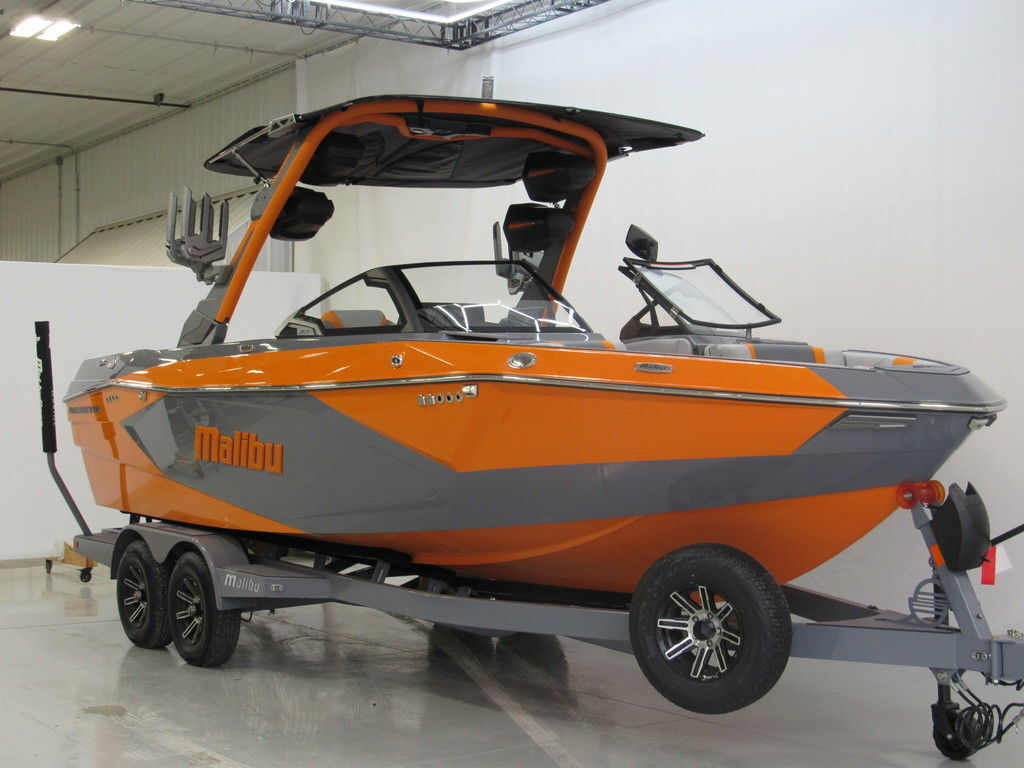 2026 Malibu Boats 23 LSV Ski and Wakeboard Boat boat
