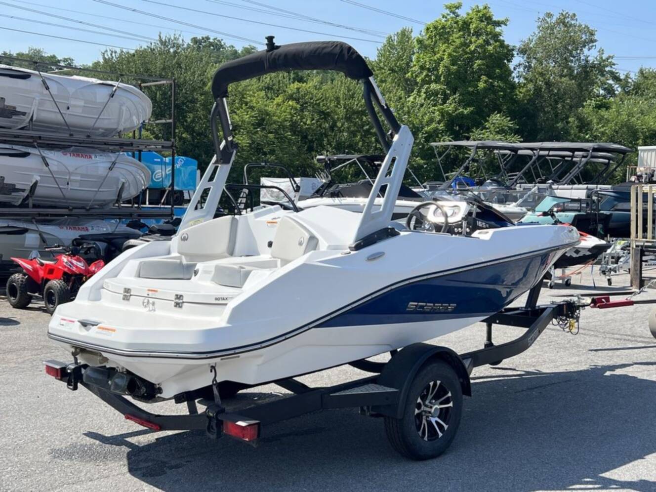 A photo of this 2025 Scarab 165 SE