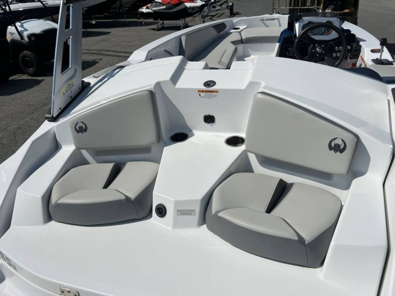 A photo of this 2025 Scarab 165 SE