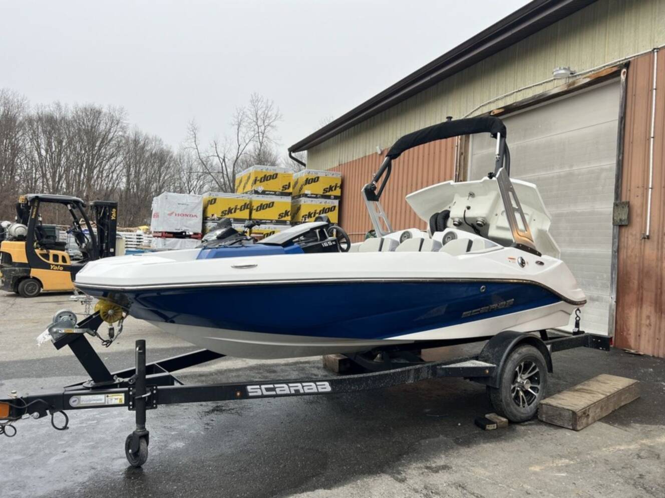 A photo of this 2025 Scarab 165 SE
