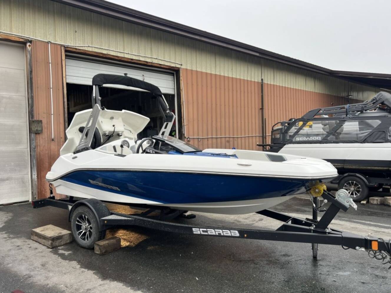 A photo of this 2025 Scarab 165 SE