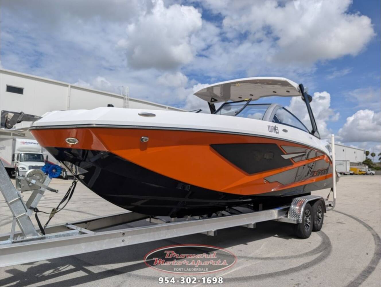A photo of this 2026 Scarab SB285 LX WAKE