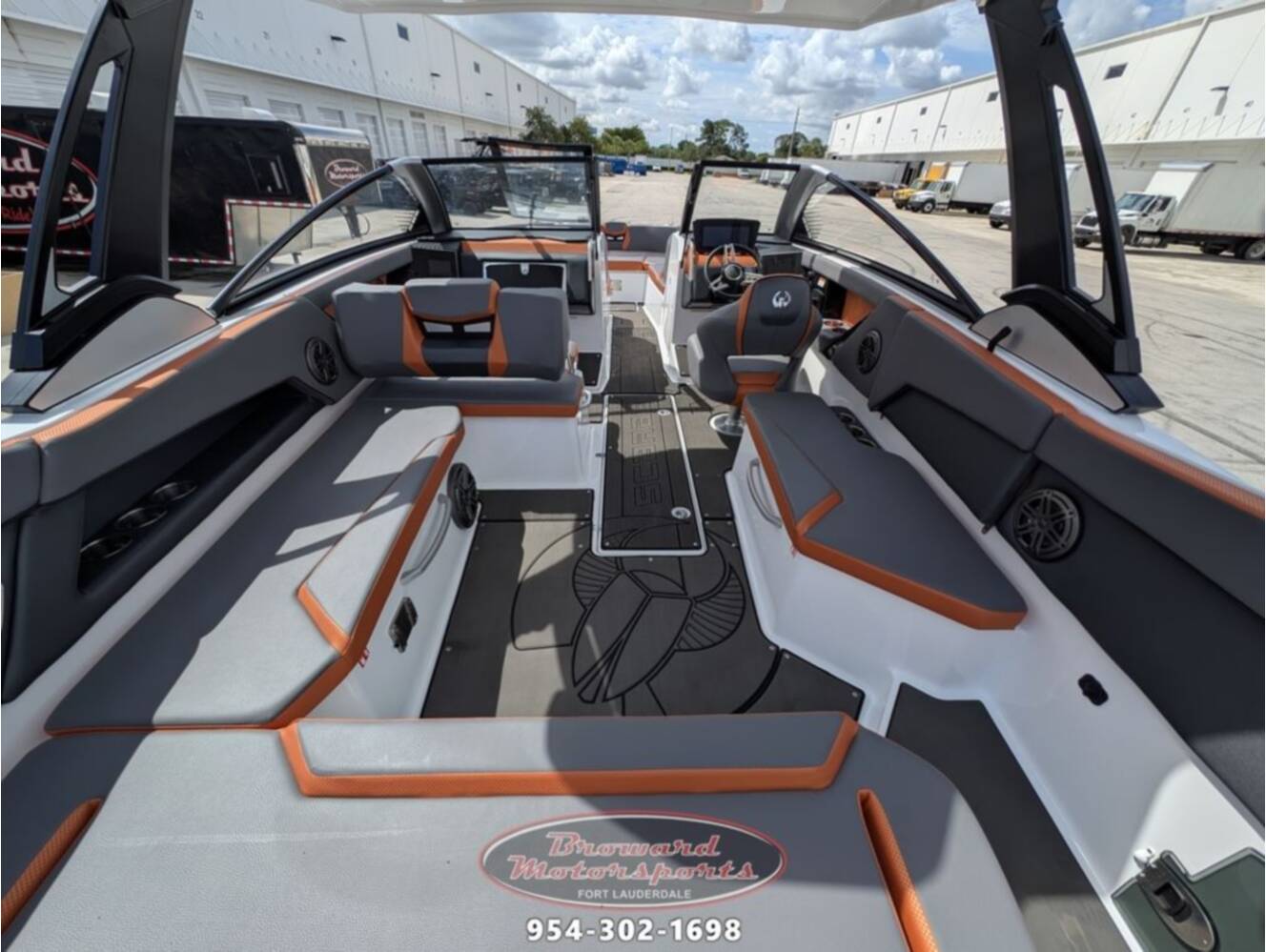 A photo of this 2026 Scarab SB285 LX WAKE