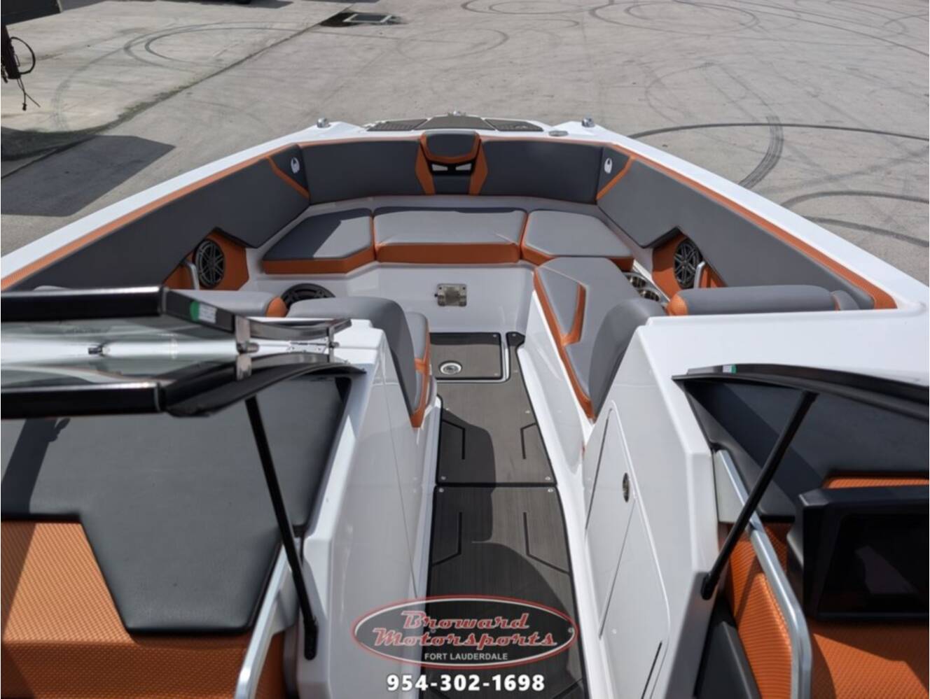 A photo of this 2026 Scarab SB285 LX WAKE