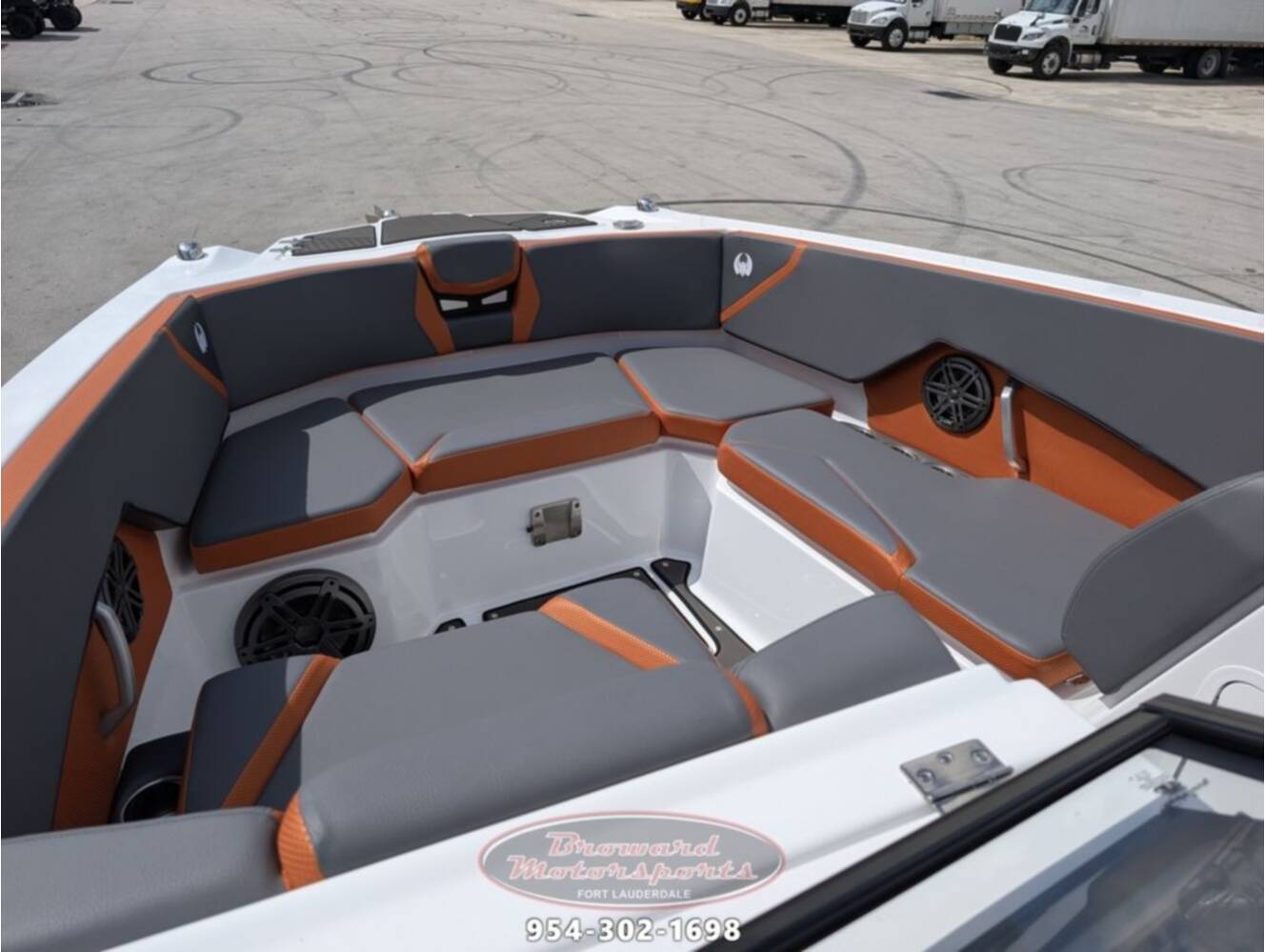 A photo of this 2026 Scarab SB285 LX WAKE