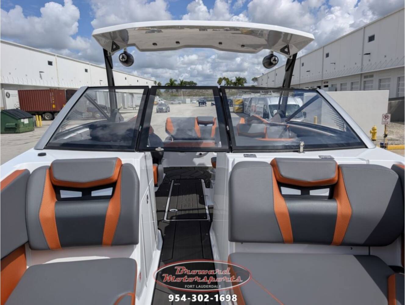 A photo of this 2026 Scarab SB285 LX WAKE