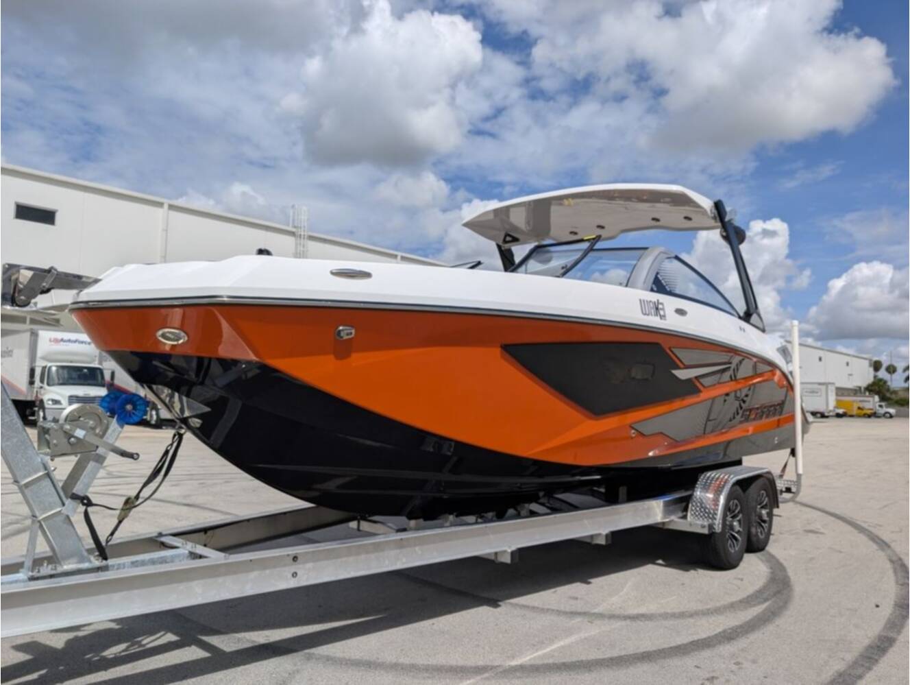 A photo of this 2026 Scarab SB285 LX WAKE