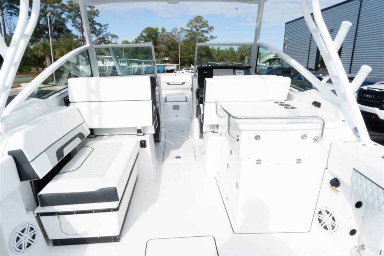 A photo of this 2024 Blackfin 272DC
