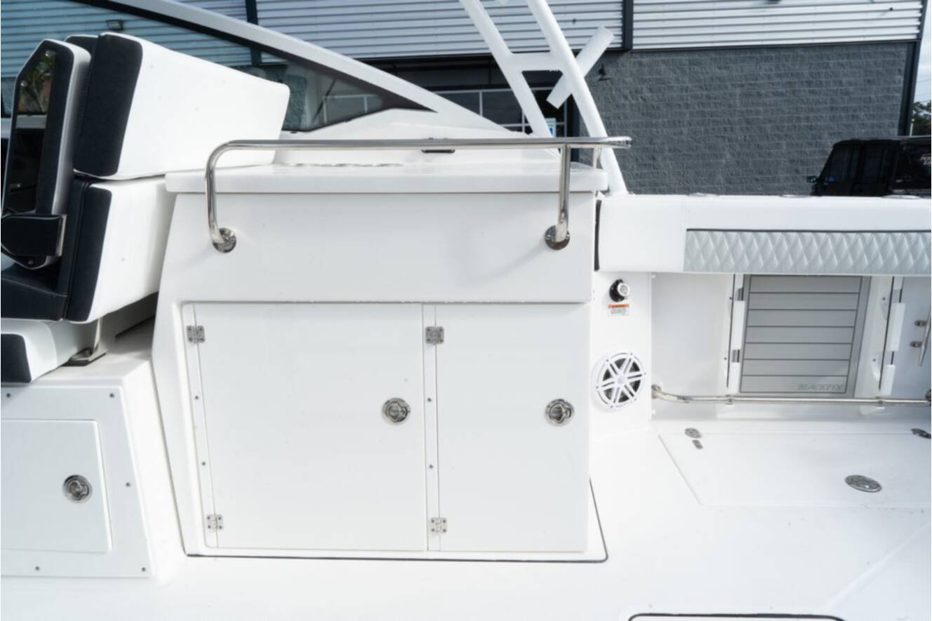 A photo of this 2024 Blackfin 272DC