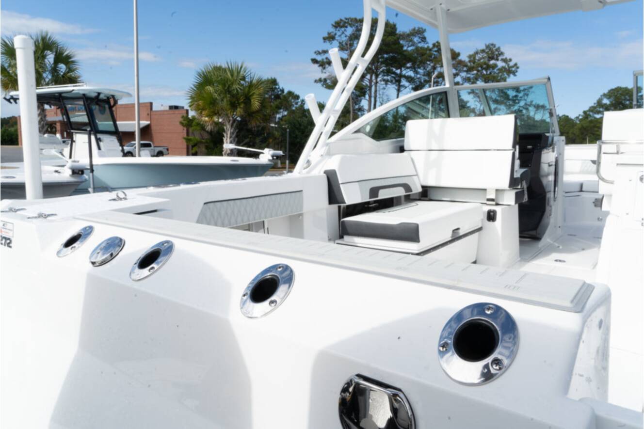 A photo of this 2024 Blackfin 272DC