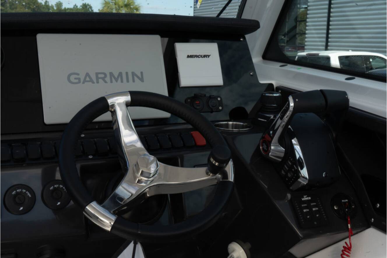 A photo of this 2024 Blackfin 272DC