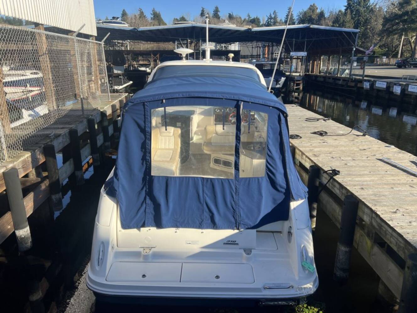 A photo of this 2013 Sea Ray 310 Sundancer