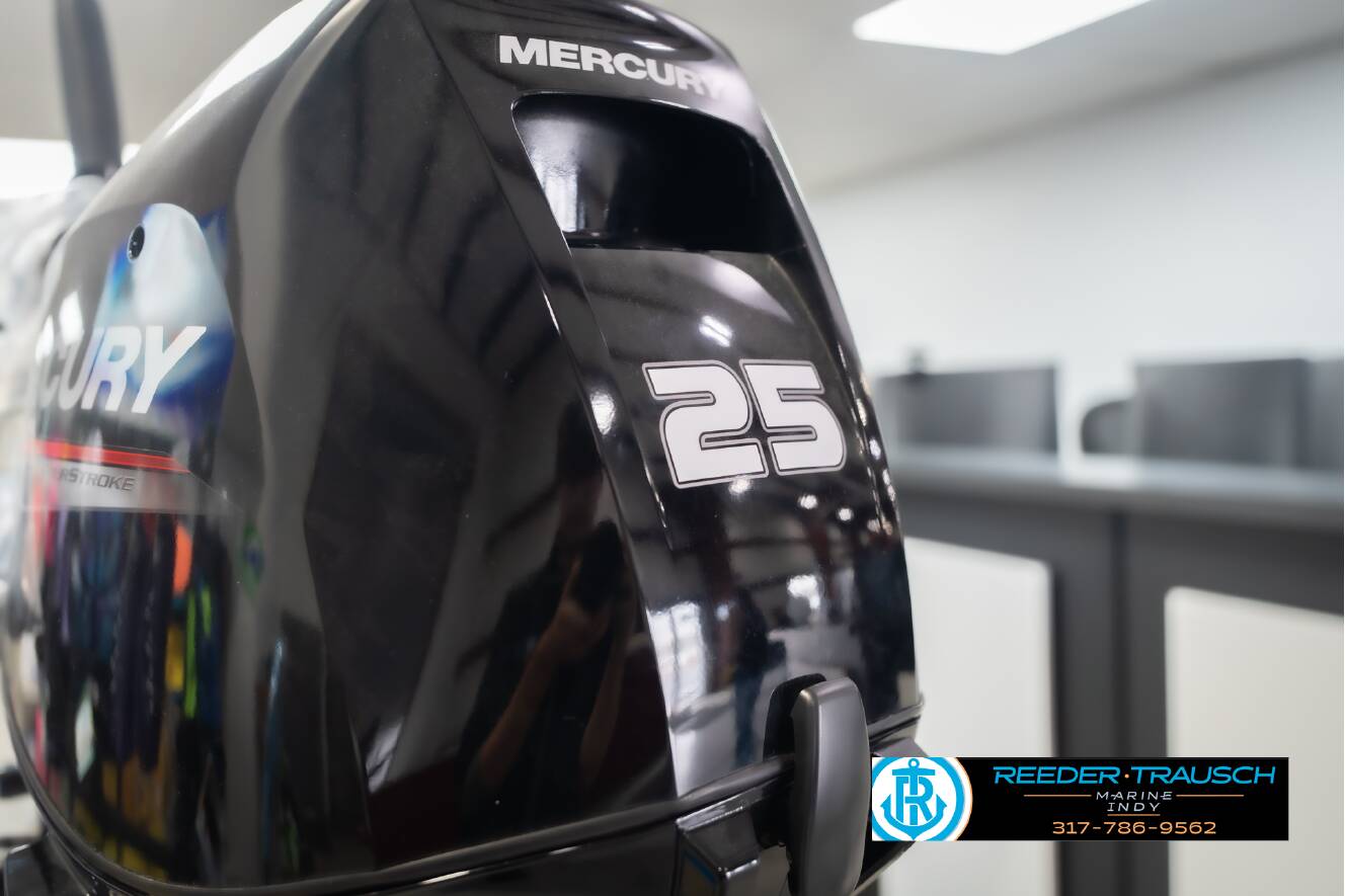 A photo of this 2025 Mercury 25 EFI FourStroke