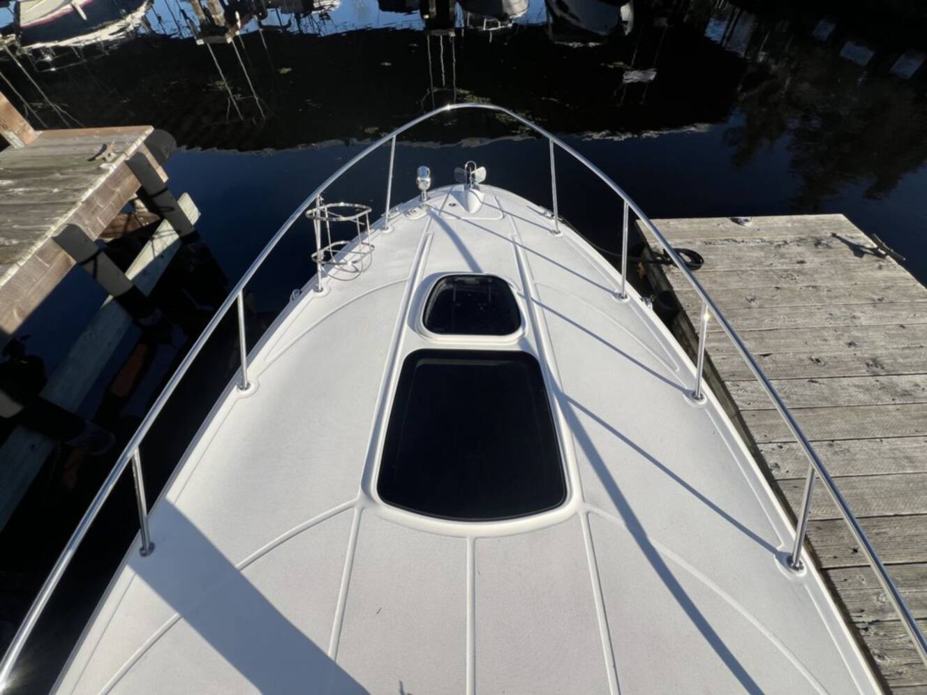 A photo of this 2013 Sea Ray 310 Sundancer