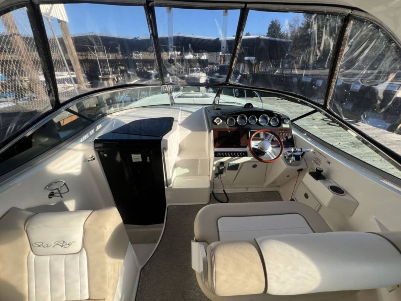 A photo of this 2013 Sea Ray 310 Sundancer
