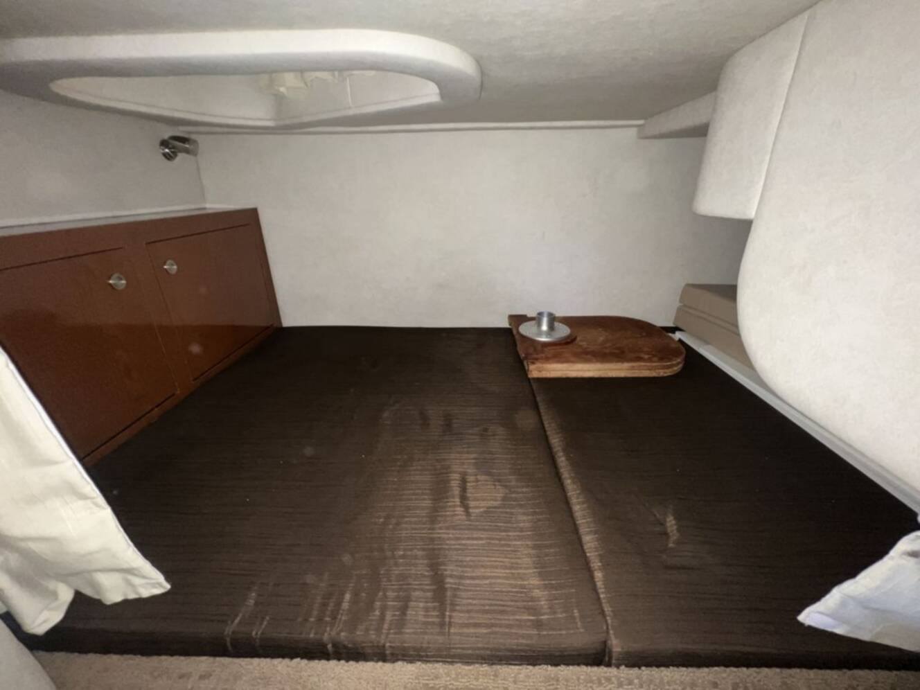 A photo of this 2013 Sea Ray 310 Sundancer