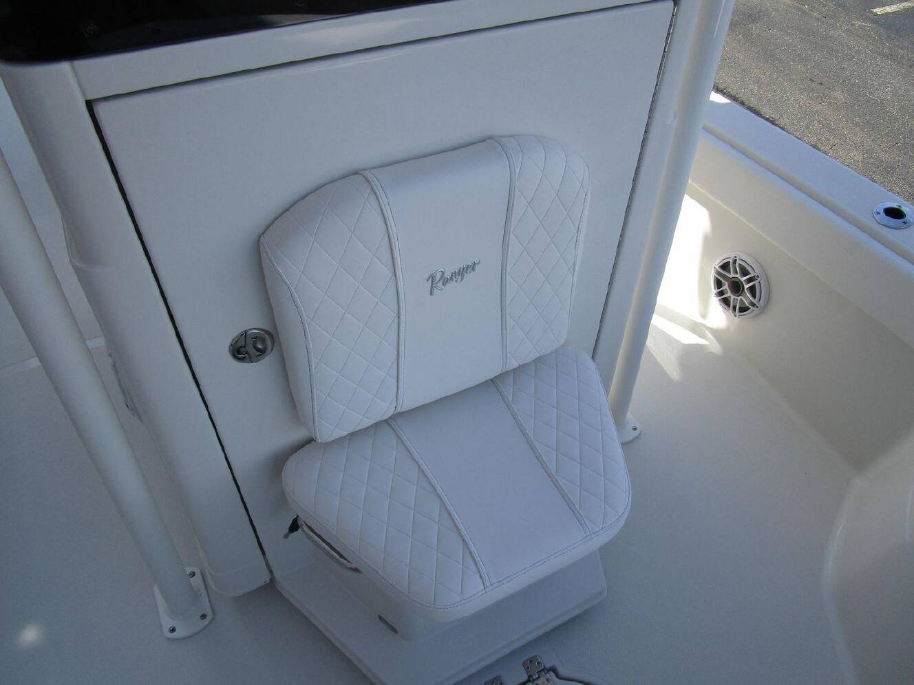 A photo of this 2024 Ranger 2660 Bay