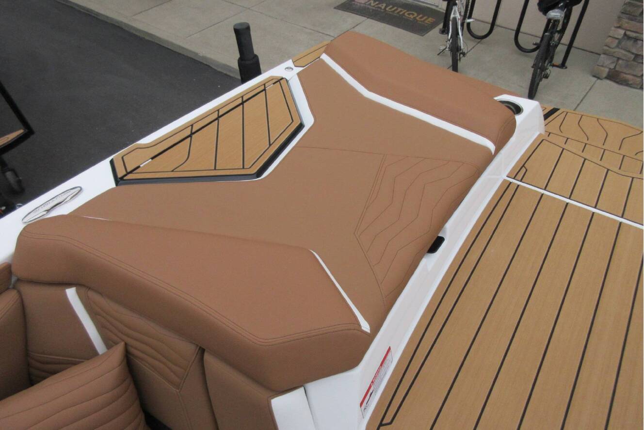 A photo of this 2026 Nautique Super Air G25