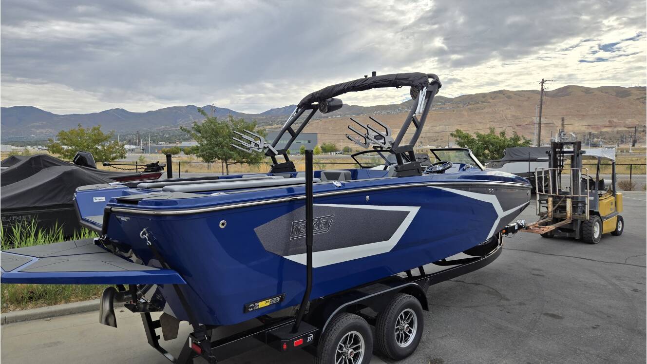 A photo of this 2026 Heyday Wake Boats WTSURF