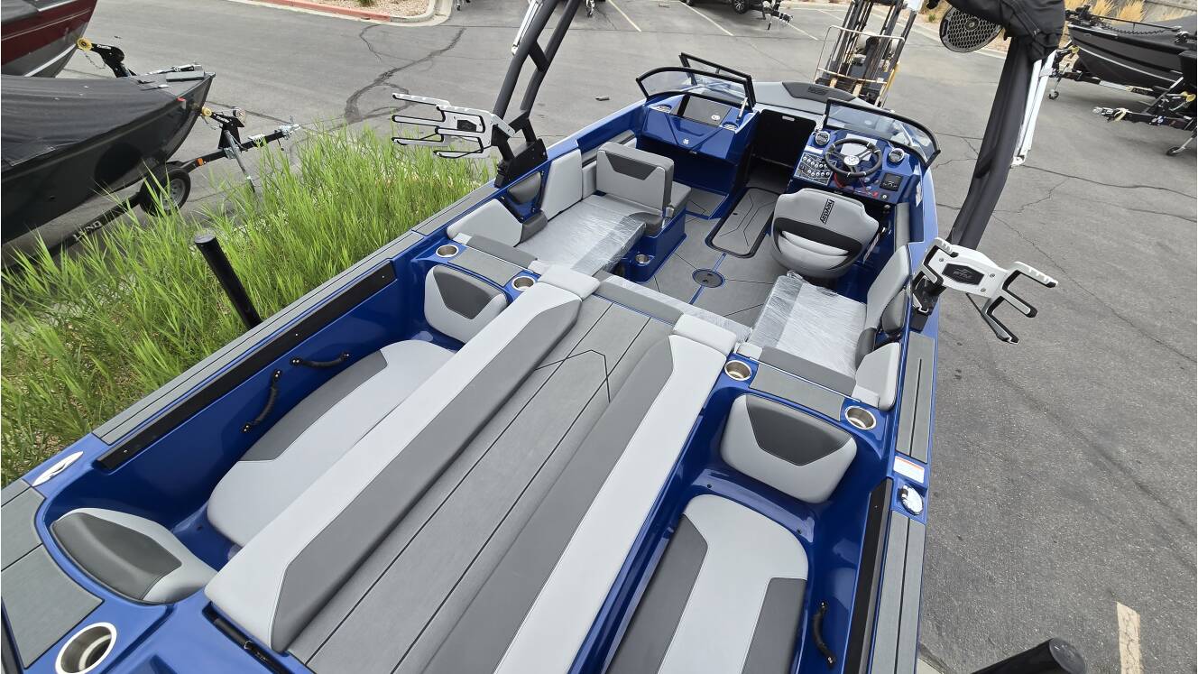 A photo of this 2026 Heyday Wake Boats WTSURF