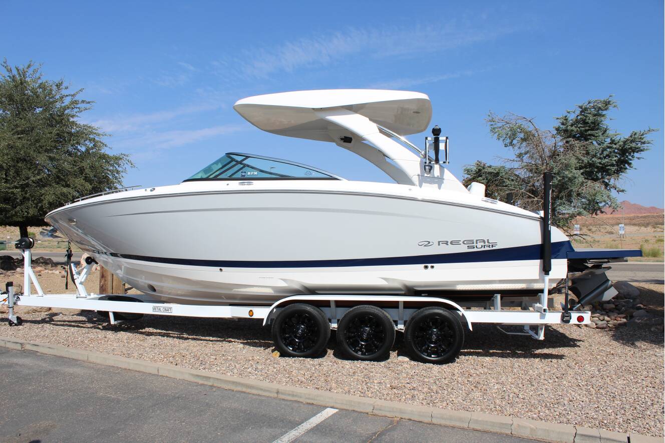 A photo of this 2026 Regal LS9 Surf Ultimate