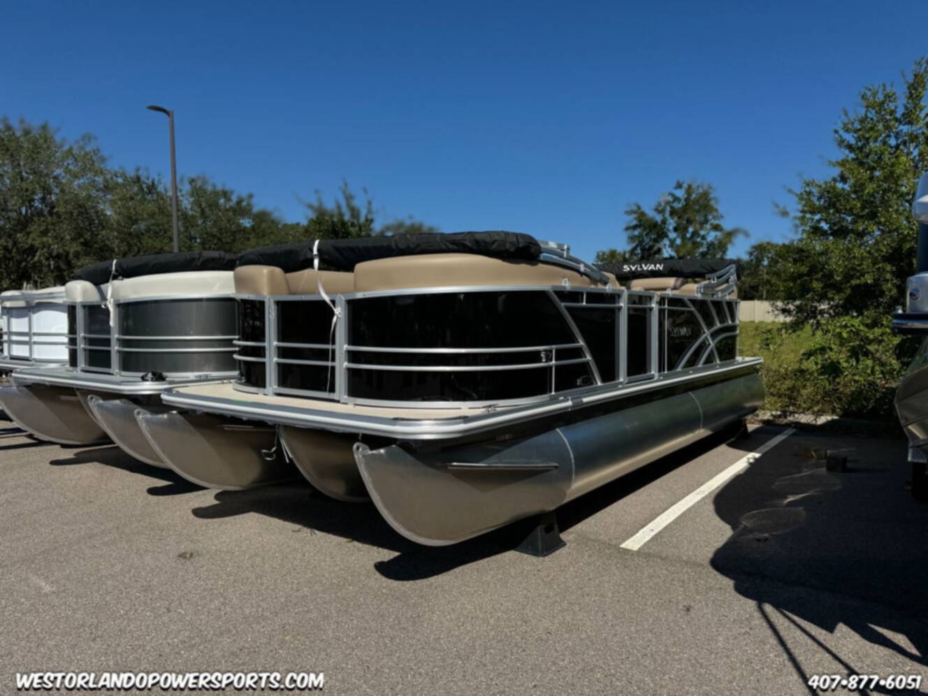A photo of this 2025 Sylvan 822 LZ