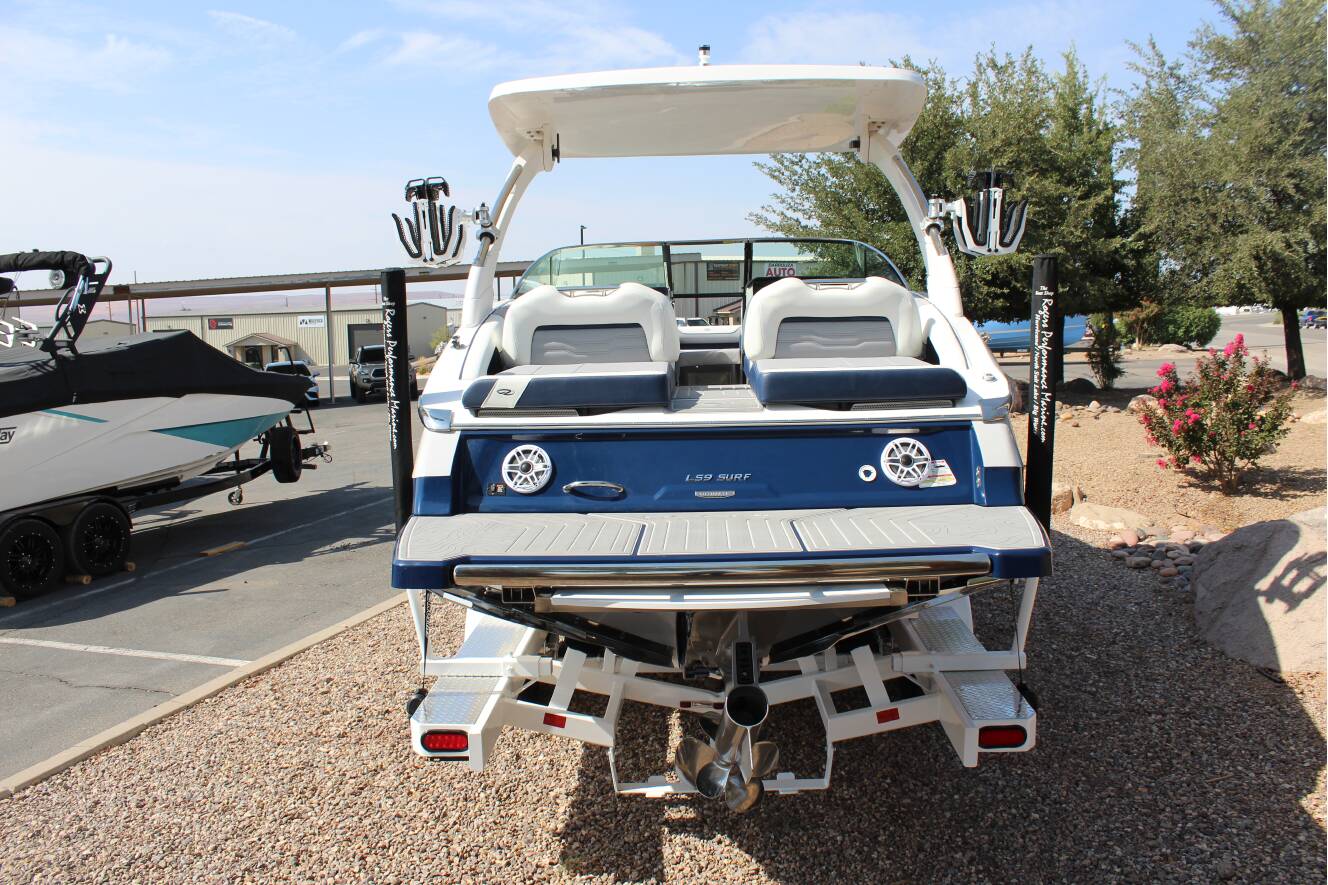A photo of this 2026 Regal LS9 Surf Ultimate
