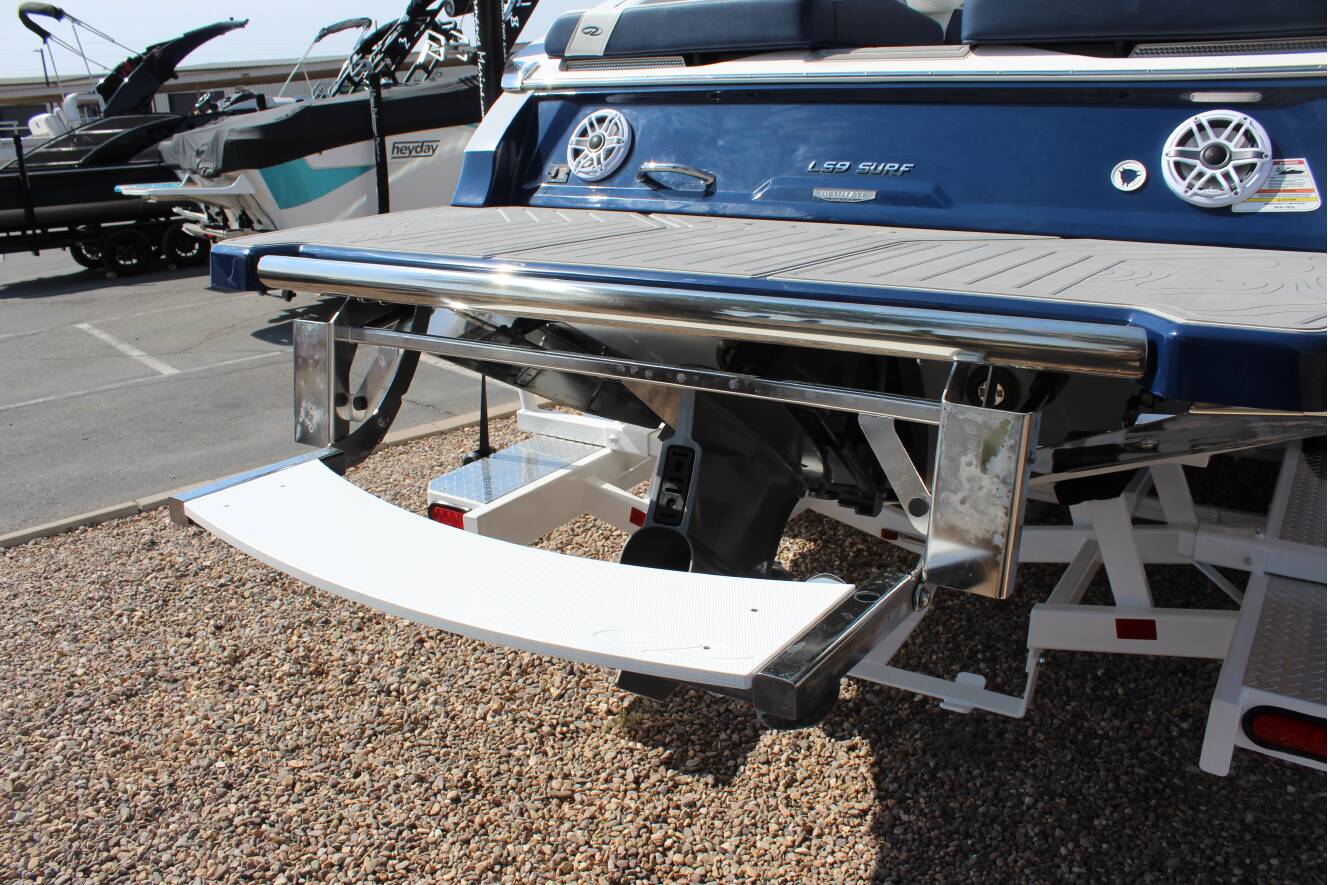 A photo of this 2026 Regal LS9 Surf Ultimate