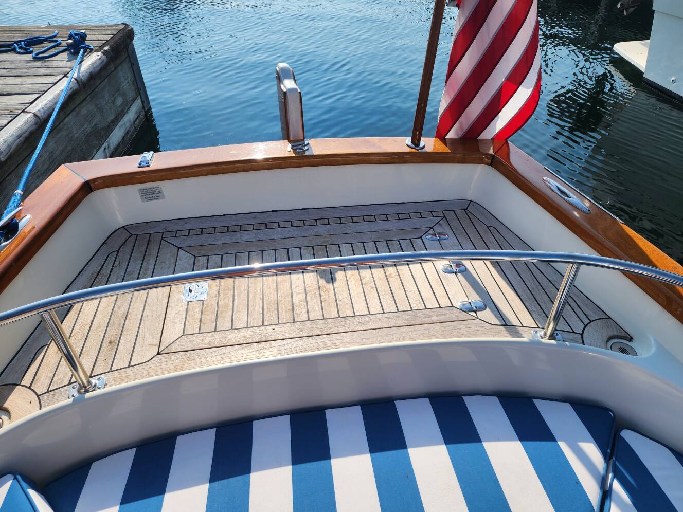 A photo of this 2007 Flanders Bay LAUNCH 27