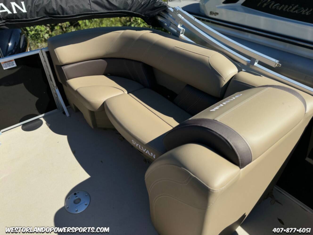 A photo of this 2025 Sylvan 822 LZ