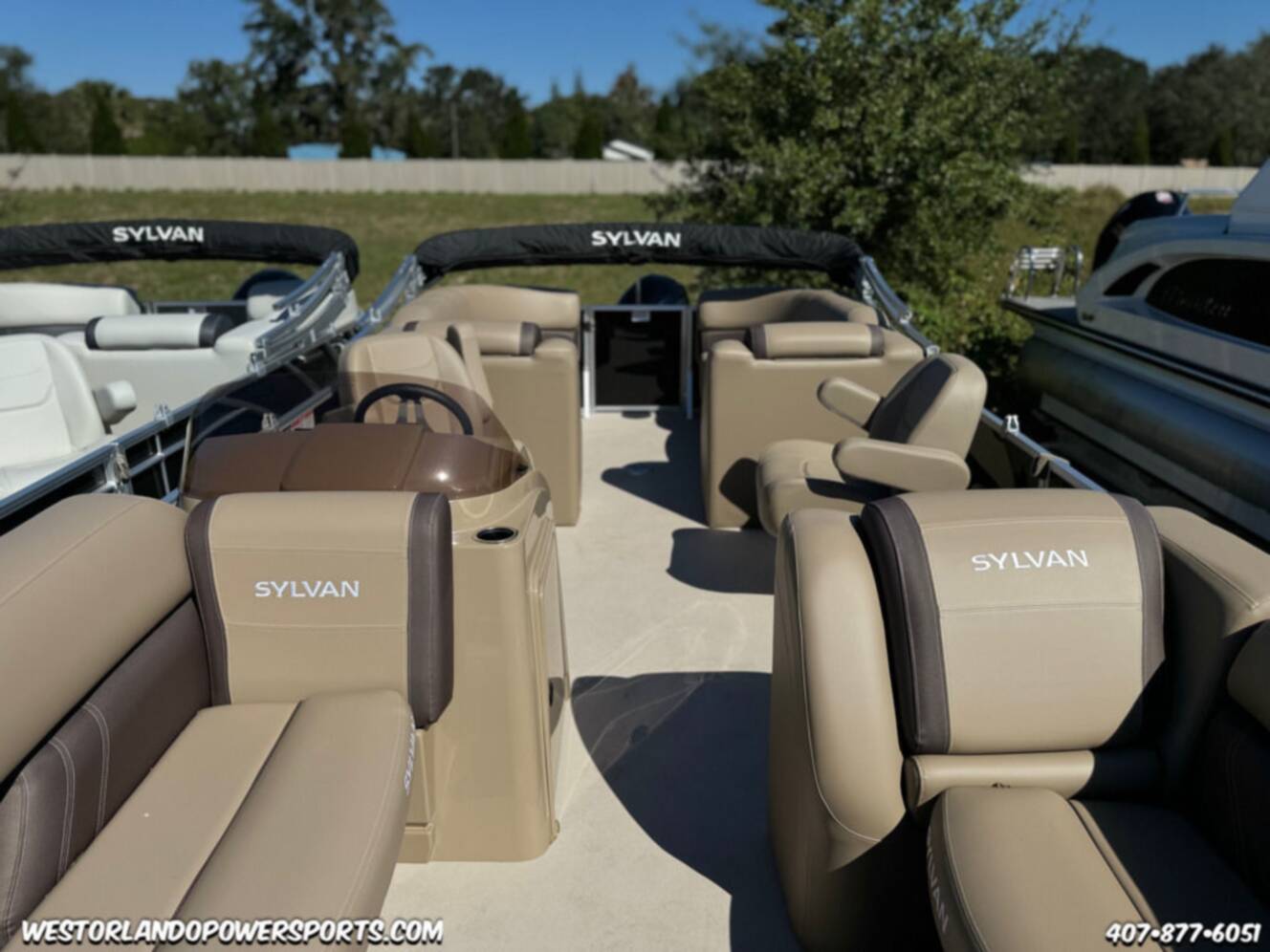 A photo of this 2025 Sylvan 822 LZ