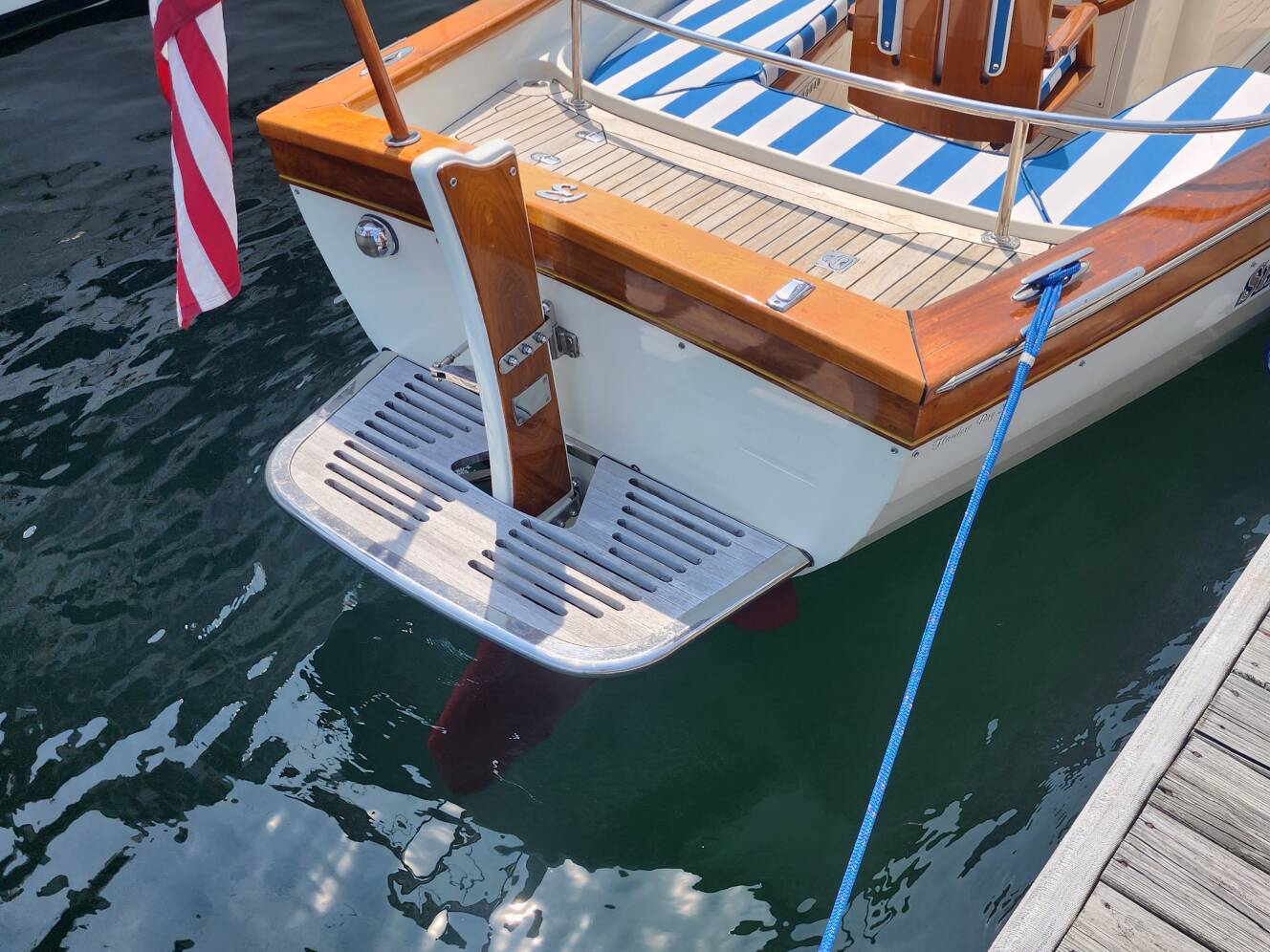 A photo of this 2007 Flanders Bay LAUNCH 27