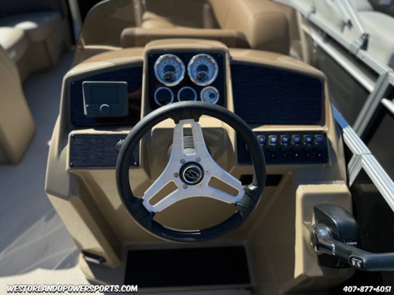 A photo of this 2025 Sylvan 822 LZ
