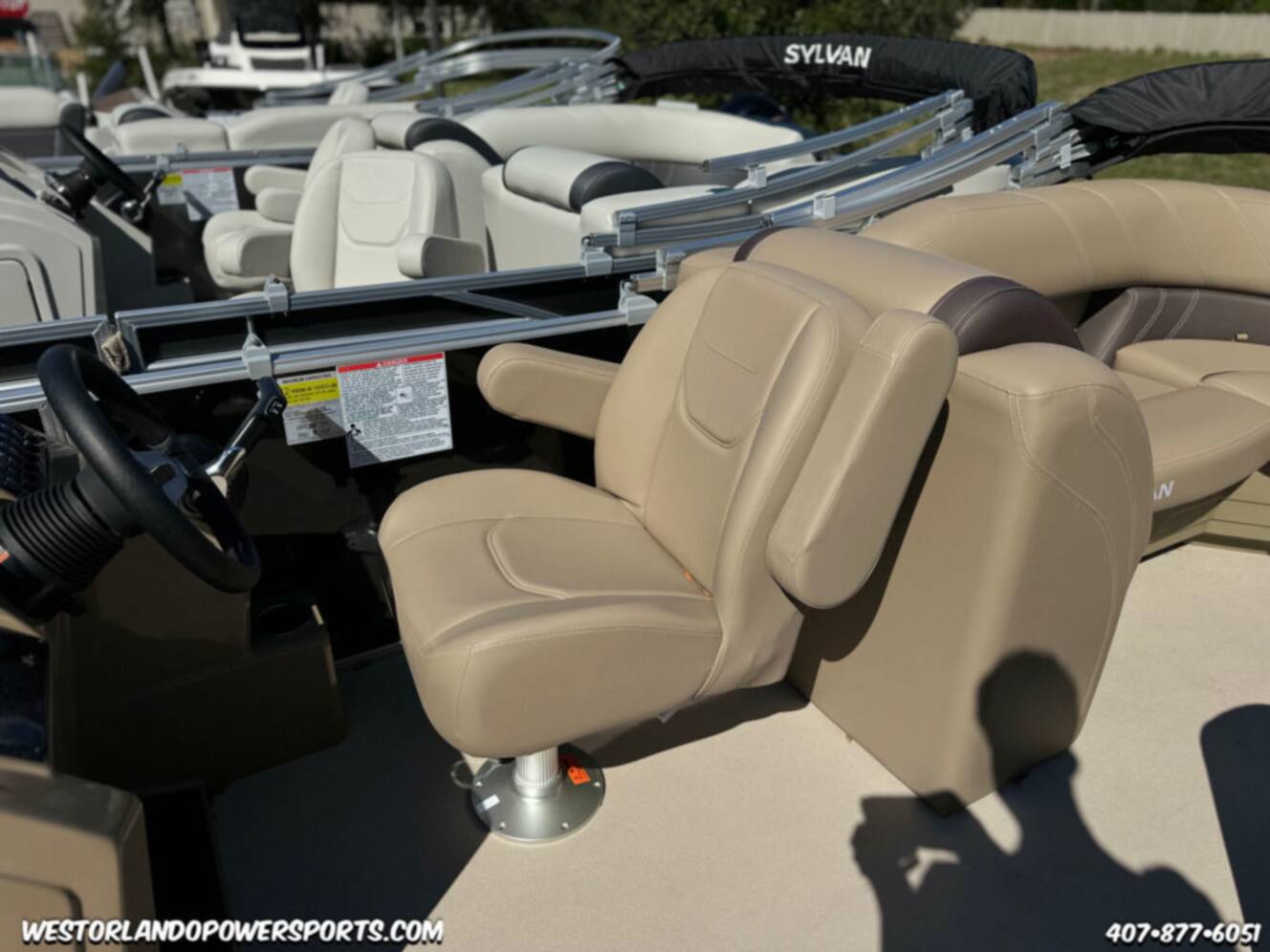 A photo of this 2025 Sylvan 822 LZ