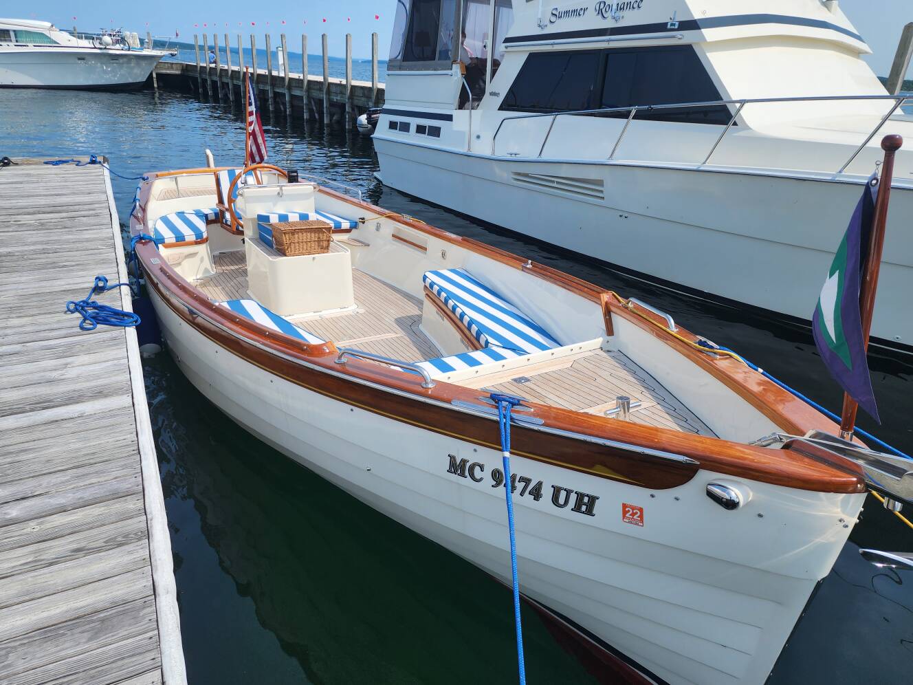 A photo of this 2007 Flanders Bay LAUNCH 27