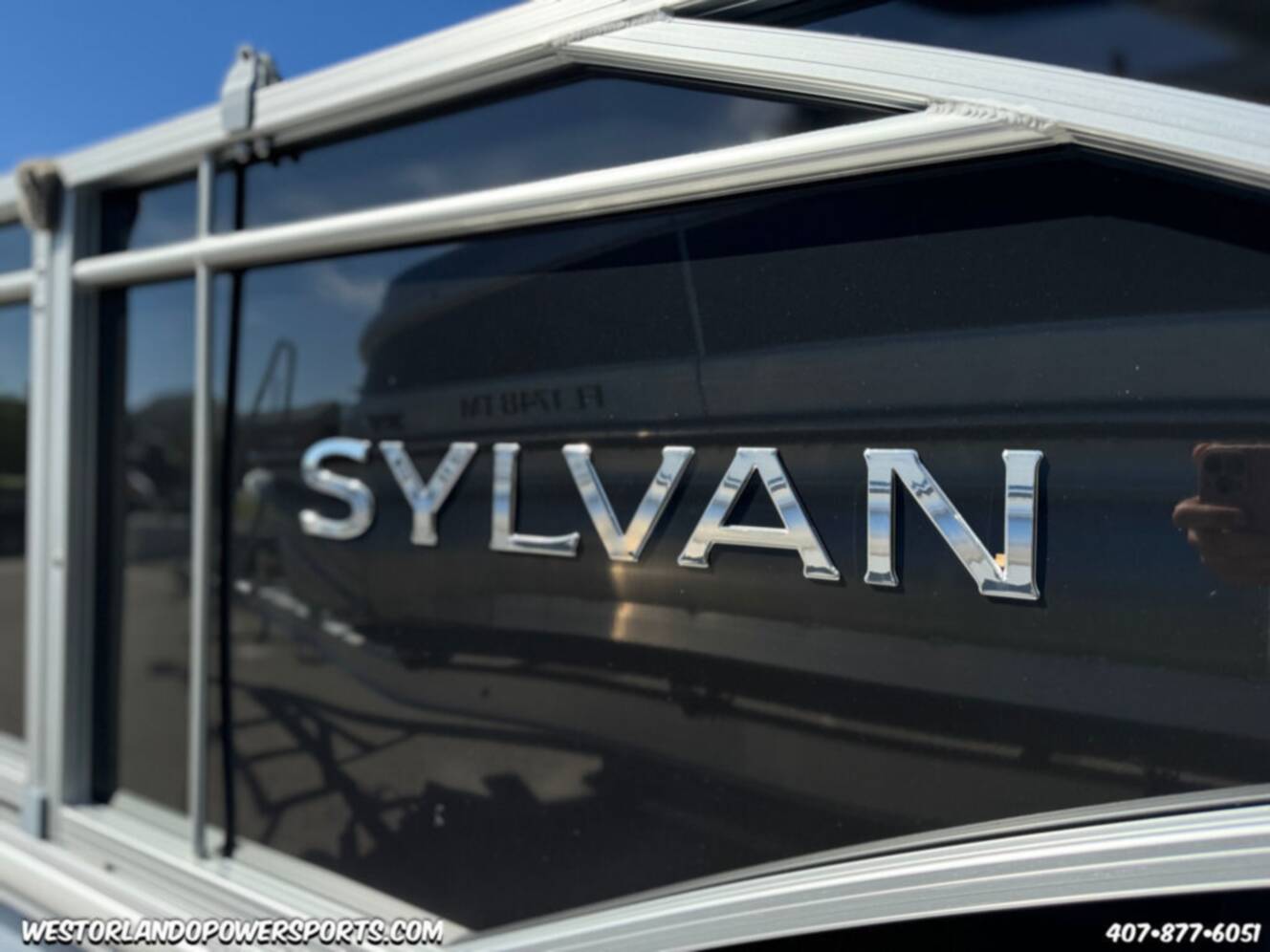 A photo of this 2025 Sylvan 822 LZ