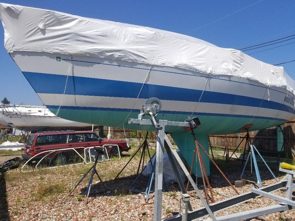 1984 J Boats J/30 in bristol RI