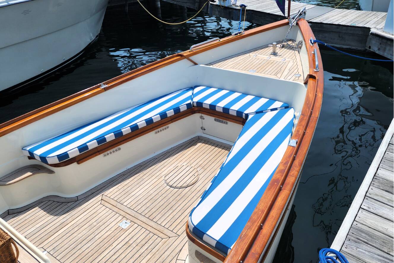 A photo of this 2007 Flanders Bay LAUNCH 27
