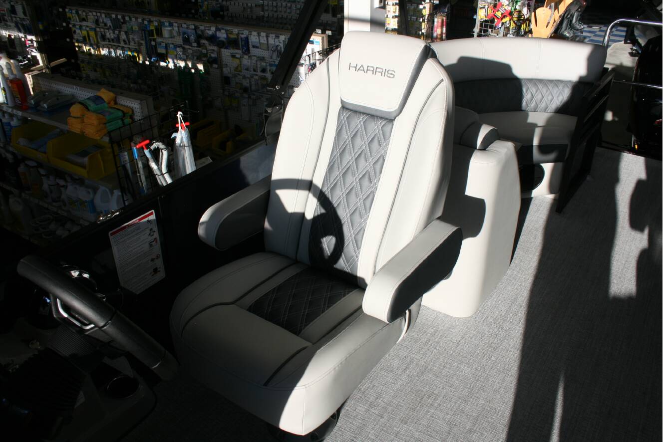 A photo of this 2026 Harris Cruiser 210 CWDH