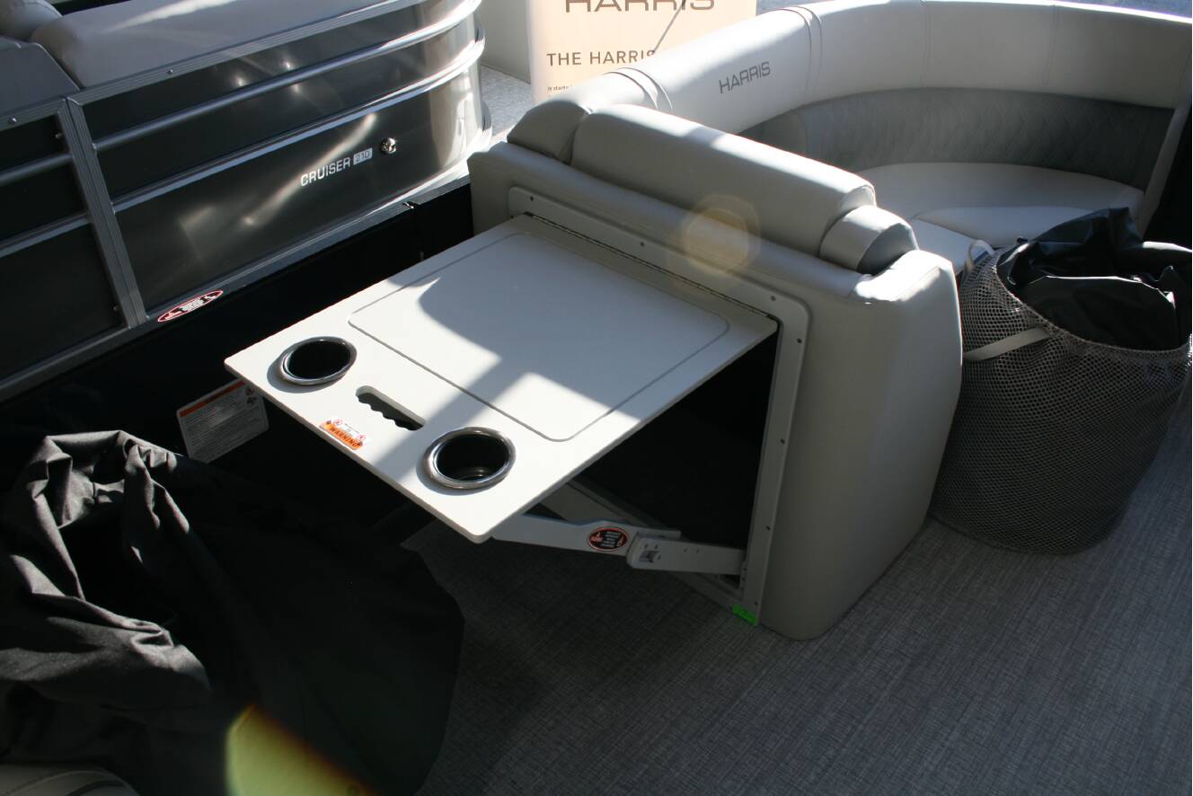 A photo of this 2026 Harris Cruiser 210 CWDH