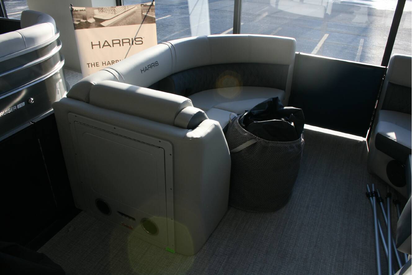 A photo of this 2026 Harris Cruiser 210 CWDH