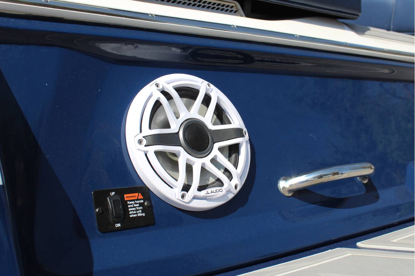 A photo of this 2026 Regal LS9 Surf Ultimate