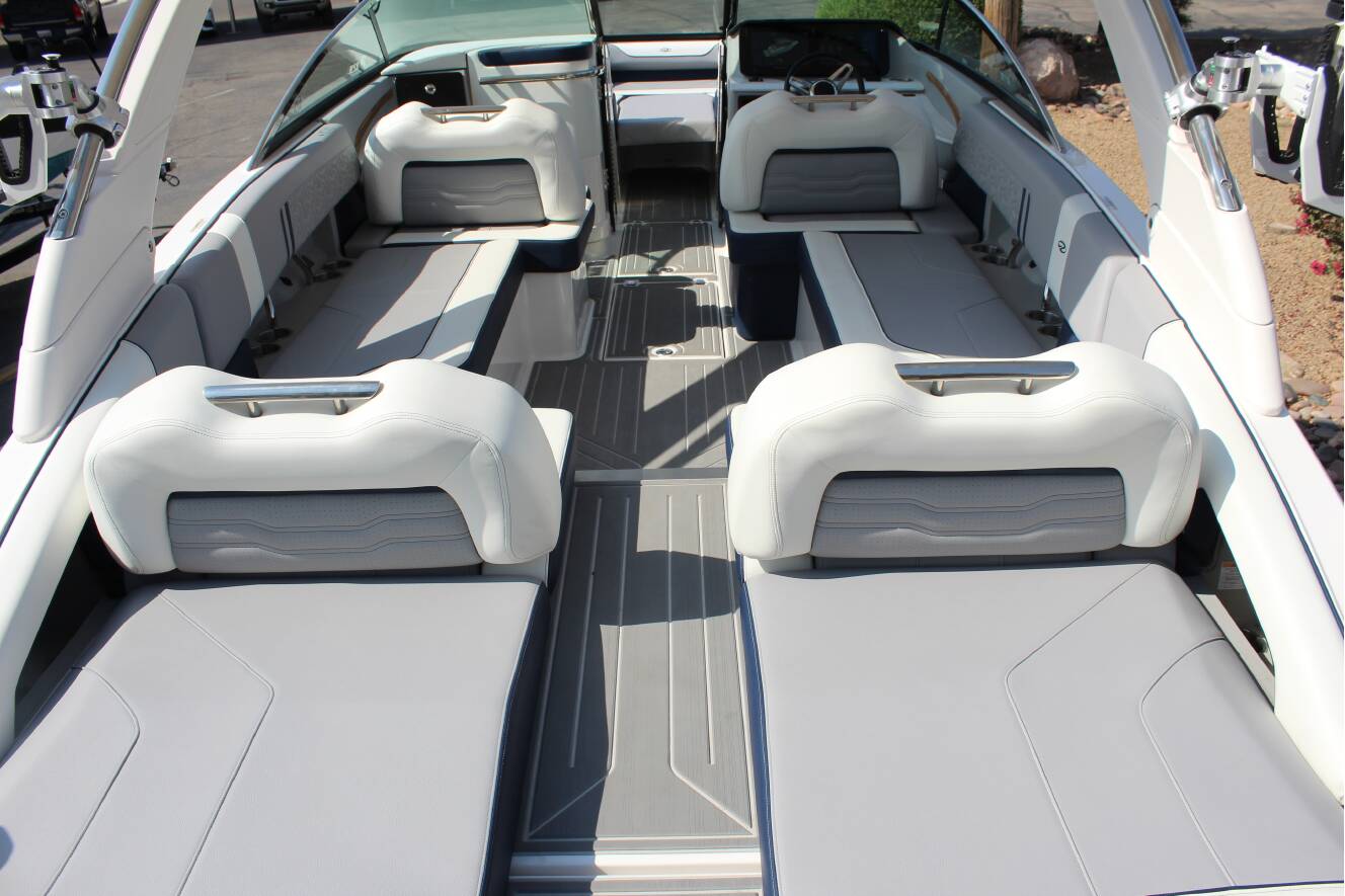 A photo of this 2026 Regal LS9 Surf Ultimate