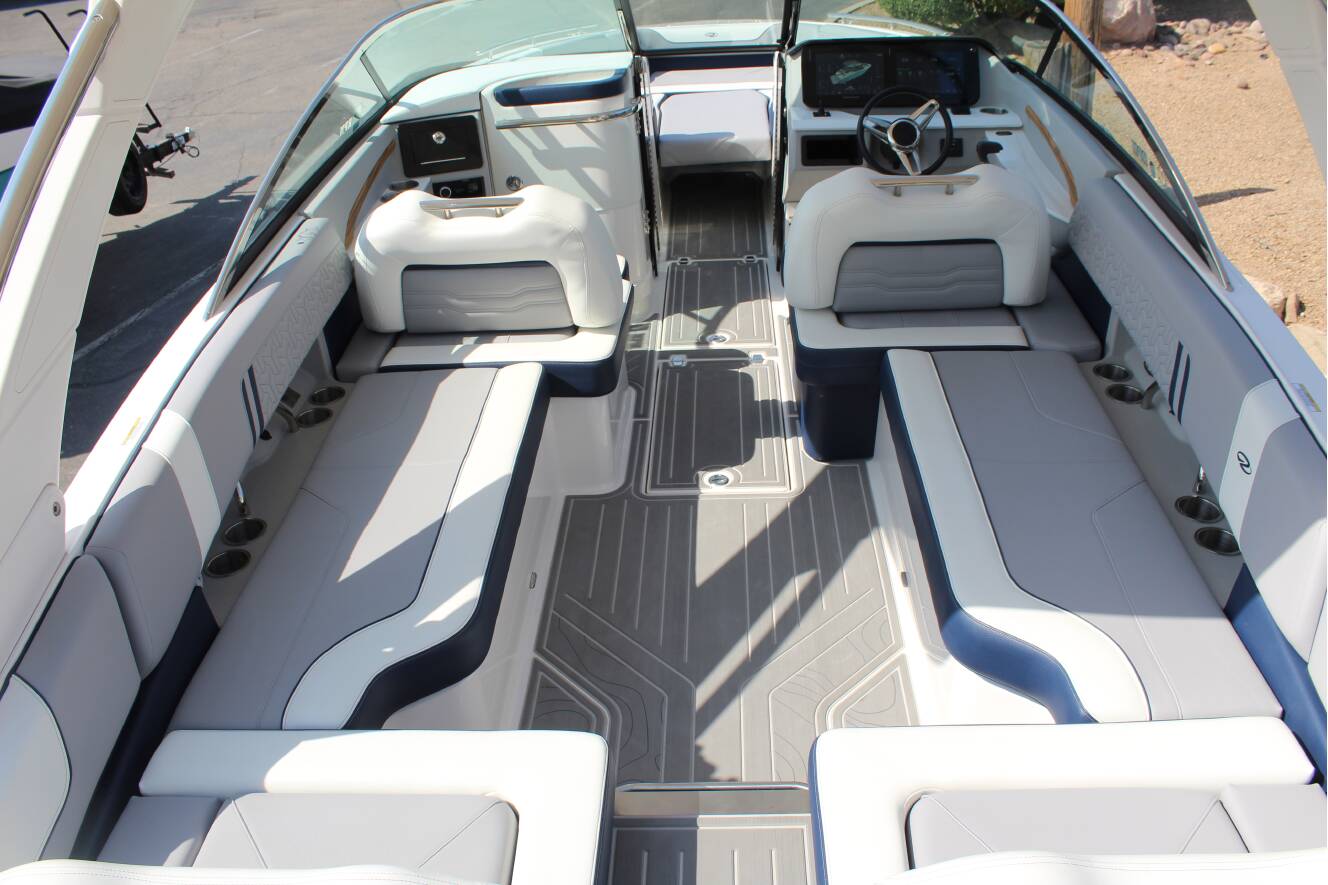 A photo of this 2026 Regal LS9 Surf Ultimate